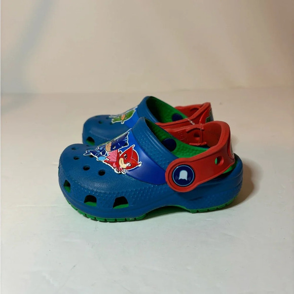 CROCS x PJ Masks Unisex Size 5 C Blue/Green W/straps On Back - Picture 1 of 6